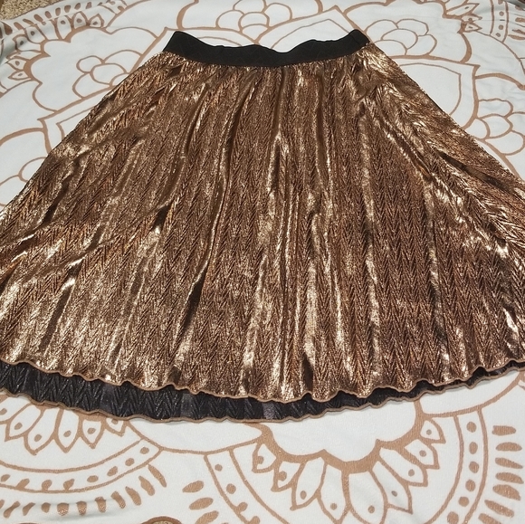NWOT LuLaRoe Metallic Jill Skirt - Picture 6 of 9
